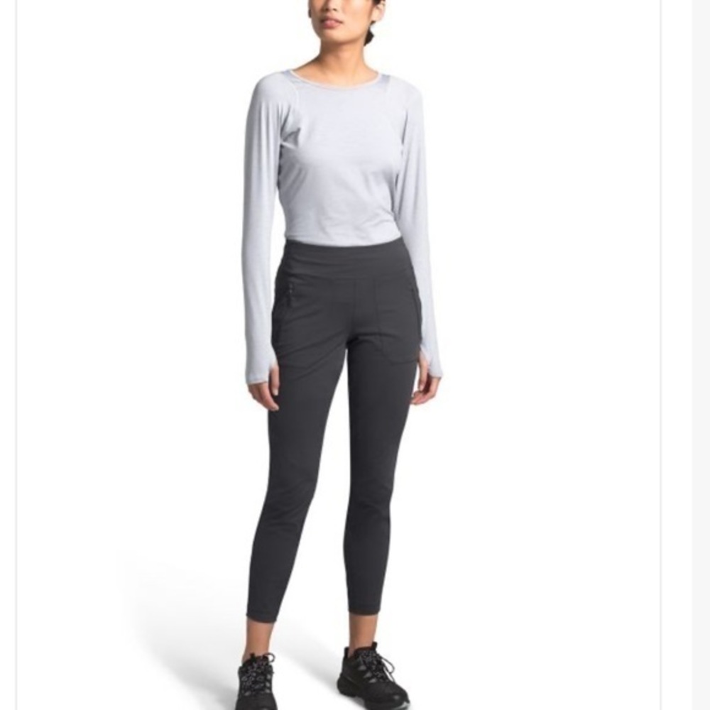 *The North Face Women's Paramount Hybrid High-Rise Tight Size Small